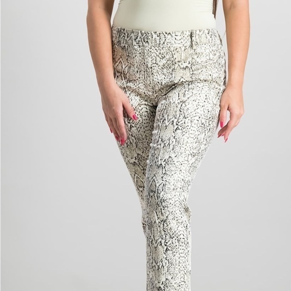 Calvin Klein Slim Ivory Jaquered Snakeskin Metallic Capri Pants